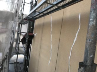 多治見市で外壁塗装　外壁の亀裂のコーキング