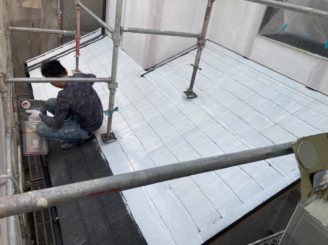 多治見市で屋根外壁塗装 屋根下塗り塗装