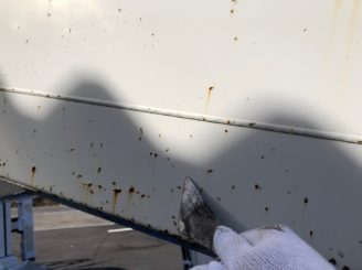 多治見市で作業車の塗り替え さび落とし