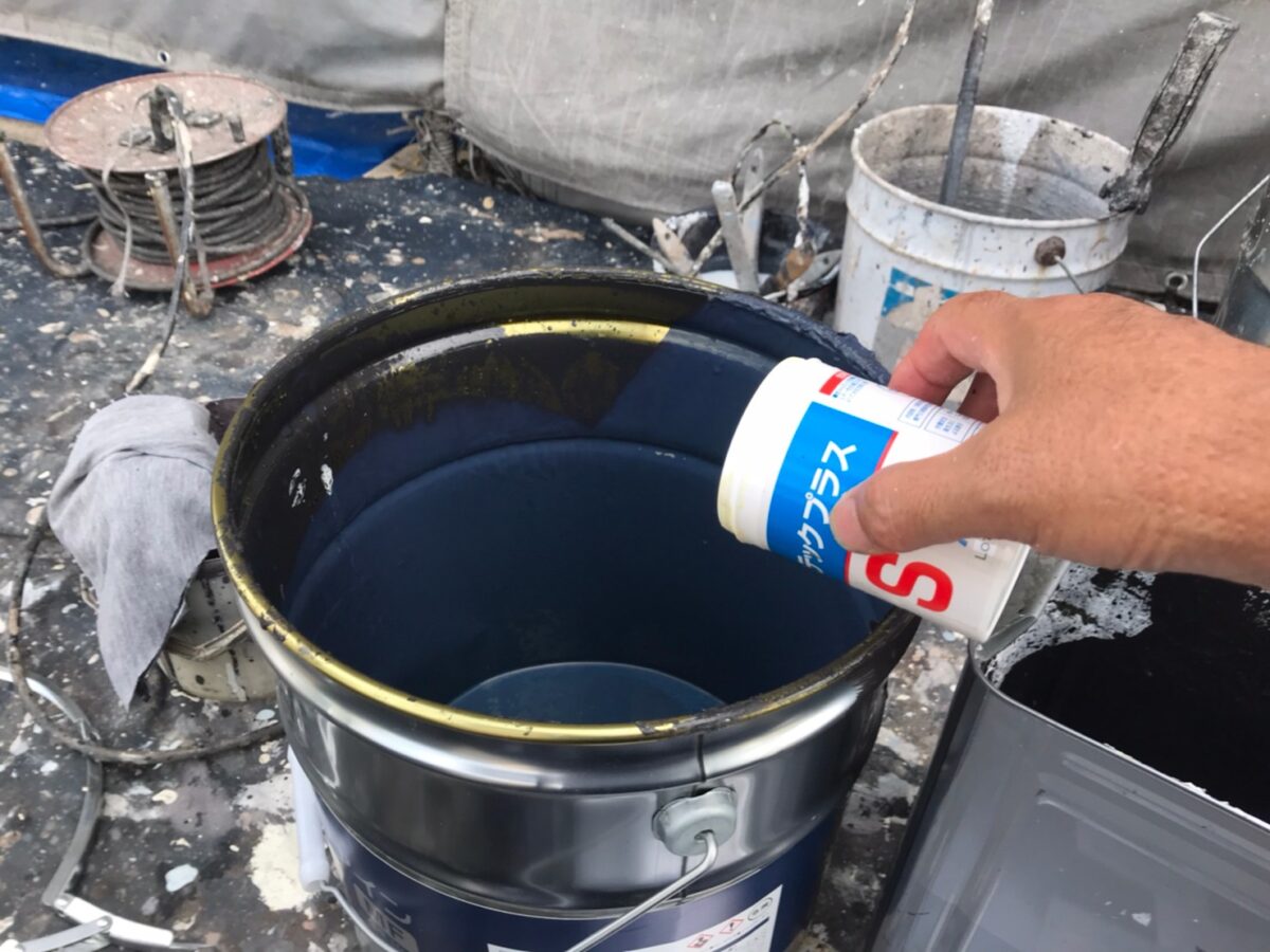 瑞浪市、上塗り塗料缶に防カビ剤
