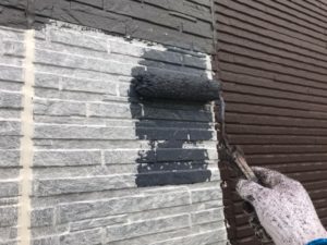 瑞浪市、サイディング外壁の中塗り塗装