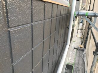 土岐市で屋根一部葺き替え 外壁塗り替え塗装 外壁中塗り塗装