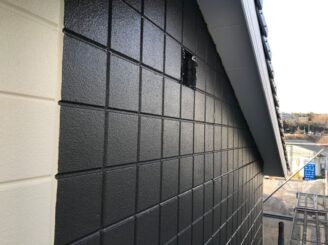 土岐市で屋根一部葺き替え 外壁塗り替え塗装 外壁上塗り塗装