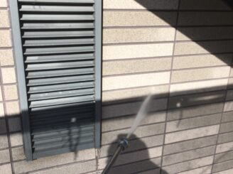 土岐市でタイル部分の外壁の塗り替え 高圧水バイオ洗浄