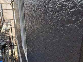 多治見市で屋根外壁塗り替え塗装 トヨタホームのお家 目地打ち替え ひび割れ 外壁色落ち 退色 くすみ カビ 錆 さび 苔 コケ 防水雨漏り 塗り替え前の写真 見積り無料 調査無料 目地の亀裂 隙間 足場の設置完成 家洗う タスペーサー取付 縁切り 雨漏り対策 目地撤去 打ち替え 屋根のバイオ洗浄前 高圧洗浄前 ベランダ 汚れ 外壁の塗り替えの下地処理 コーキング 外壁の上塗り塗装