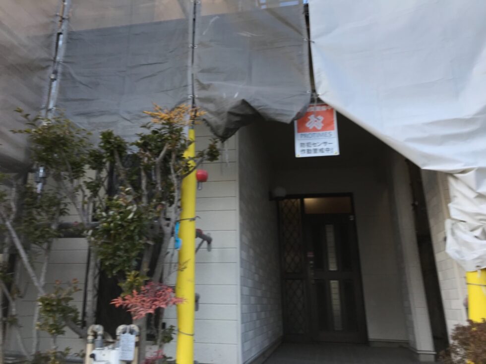 多治見で屋根外壁の塗り替え塗装です 足場の設置完成