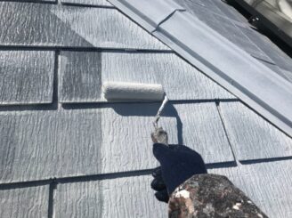 春日井市で屋根外壁塗装　屋根下塗り塗装1回目