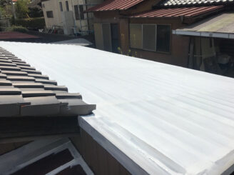 多治見市でトタン屋根の塗装 屋根下塗り塗装