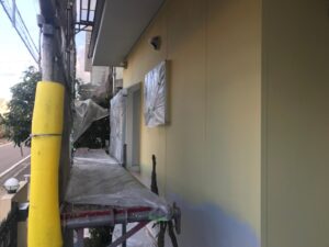 中津川市、外壁の中塗り塗装