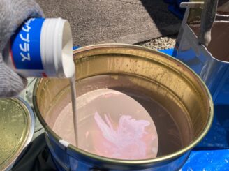 瑞浪で外壁の塗り替え塗装 外壁の上塗り塗装 防カビ材 カビ対策
