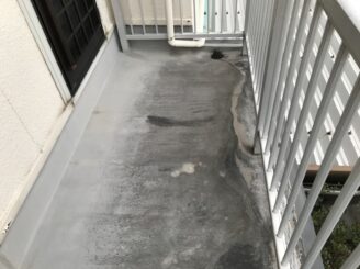 春日井市で屋根葺き替え工事 U瓦 ガルバニウム ガルバ 屋根撤去 ベランダ防水工事 工事前