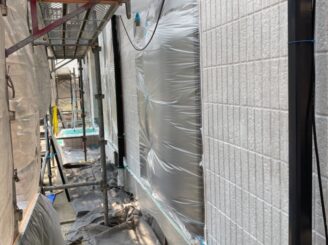 美濃加茂市で屋根外壁塗装　塗り替え工事　フッ素塗料　遮熱効果　外壁下塗り