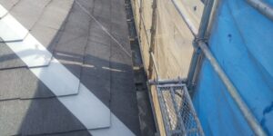 中津川市、屋根の棟板金の下塗り塗装