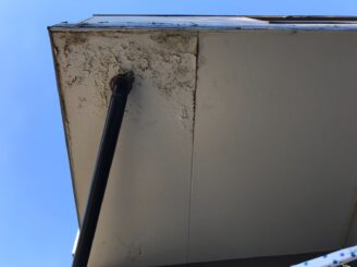 多治見市　瑞浪市で外壁塗装　ベランダ防水工事　屋根カバー工法　ガルテクト　ガルバリウム鋼板　ベランダ床膨れ　塗り替え前