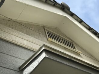 多治見市 瑞浪市で外壁塗装 ベランダ防水工事 シリコン塗装 目地亀裂 塗り替え前 外壁の汚れ