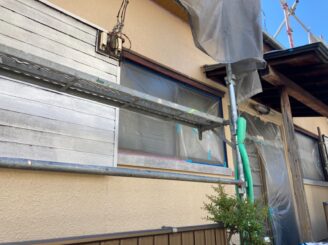 多治見市で平屋の外壁塗り替え塗装 ラジカルシリコンGH 防カビ材 外壁塗装 上塗り塗装