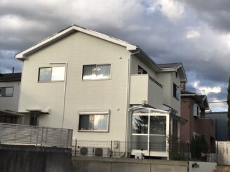 多治見市で屋根外壁塗装 塗り替え塗装工事 シリコン塗料 ホワイト系 亀裂 色落ち 外壁の色退色 色落ち 劣化 施工後 サンルーム
