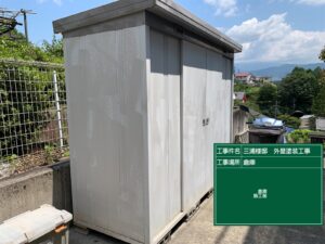 恵那市、塗装前の物置