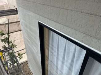 土岐市 瑞浪市 屋根外壁塗り替え塗装工事 外壁目地打ち替え コーキング シーリング 目地養生完成 目地撤去 目地剥がし 目地打ち替え完成 高耐候性 高耐久性 窓周りコーキング 増し打ち