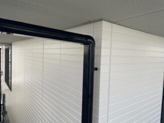 土岐市 瑞浪市で外壁塗装 現調時のお家の状態 施工前 塗り替え前 フッ素塗料で塗り替え 外壁に汚れ汚れ 亀裂 チョーキング現象 基礎亀裂 バイオ洗浄 高圧水洗浄 高圧洗浄 外壁下塗り塗装 軒天塗装 樋塗装 塗り替え