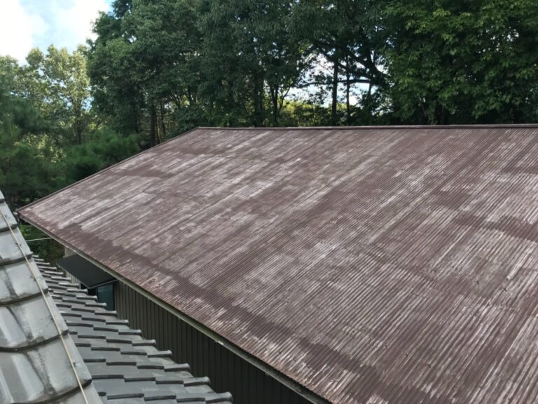 多治見市で屋根塗装工事　屋根塗り替え　マックスシールド　シリコン塗料　色退色　屋根剥げてきた　