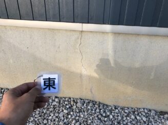 多治見市 外壁張替え 張り替え ガルバ 板金 付帯部塗装 塗り替え 塗装工事 色落ち 剝がれ 色の退色 目地ひび割れ 板金張り 塗り替え前写真 見積り無料 現地調査 板金浮き 基礎ひび割れ