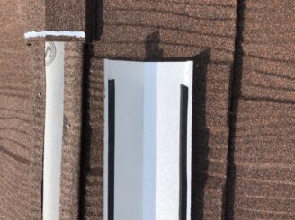 可児市 屋根カバー 外壁塗り替え塗装 Tルーフ スレート瓦 ボロボロ 塗膜剝離 色落ち 葺き替え 防水シート 屋根工事 多治見市 日成ホーム プロタイムズ多治見店 見積り無料 防カビ材 バイオ液 高圧洗浄 かび カビ 苔の発生 黒カビ 基礎 ひび割れ 屋根葺き替え 下地 防水シート 棟板金取付