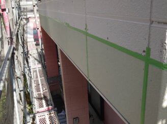 多治見市 外壁塗装 塗り替え工事 シリコン塗料 塗膜剥離 チョーキング現象 手に粉 色がつく ひび割れ 隙間 見積り無料 現場調査 劣化診断 外壁汚れ カビ 苔の発生 塗膜剥離 色の退色 色落ち 錆の発生 バイオ洗浄 高圧洗浄 目地打ち替え 目地劣化 窓周り 腐った 腐食 張り替え 貼り替え 下地 ベニヤ