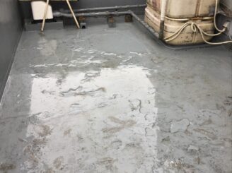 土岐市 バルコニー ベランダ 防水工事 リボール 工期短縮 費用おさえる コスト削減 下見 見積り 無料 劣化診断 汚れ カビ 黒カビ 塗膜剥離 ひび割れ 高圧洗浄
