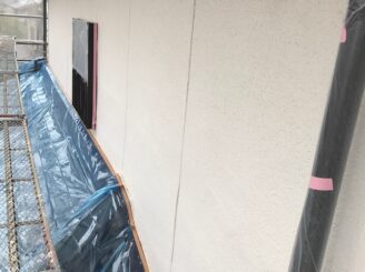 春日井市 外壁塗装 屋根塗装 玄関上 カビ 苔 色の退色 変色 塗り替え 手に粉 チョーキング現象 防水機能低下 雨戸 塗膜剥離 縁台 木部腐食 ボソボソ バイオ洗浄 高圧洗浄 屋根洗浄 鼻隠し洗浄 樋裏 養生 窓周り