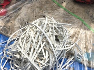 多治見市 屋根外壁塗装工事 塗膜剥離 捲れ 色の変退色 色の退色 変色 色落ち プロタイムズ 日成ホーム 見積り無料 樋 苔の発生 軒先 ボロボロ 外壁汚れ 亀裂 ひび割れ 隙間 浮き 現調時 塗り替え前 幕板塗膜剝離 チョーキング現象 雨戸 カビ 配管 錆の発生 サビ 目地打ち替え