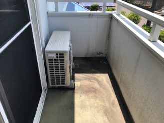多治見市 屋根外壁塗装工事 塗膜剥離 捲れ 色の変退色 色の退色 変色 色落ち プロタイムズ 日成ホーム 見積り無料 樋 苔の発生 軒先 ボロボロ ベランダ内壁 亀裂 ひび割れ 現調時 塗り替え前