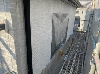 外壁塗装 屋根塗装 瑞浪市 目地打ち替え ひび割れ カビ 苔 多治見市 日成ホーム 見積り無料 相談無料 下塗り