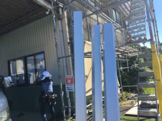多治見市 屋根カバー工事 工場 シャッター交換 ブラインド交換 色落ち 退色 変色 板金 見積り無料 日成モーム プロタイムズ多治見店 施工中