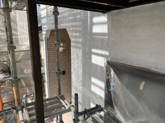 多治見市 屋根カバー Tルーフ スレート屋根 気泡 リクシル LIXIL 見積り無料 日成ホーム プロタイムズ多治見店 施工中 外壁下塗り 部分塗装