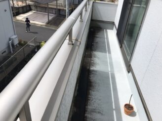 土岐市 外壁塗装 塗り替え工事 棟板金塗り替え ベランダ防水工事 多治見市 日成ホーム プロタイムズ多治見店 ベランダ汚れ カビ 苔