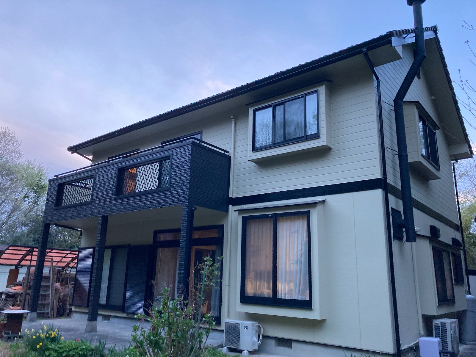 多治見市　外壁塗装工事　煙突塗装　ベランダ防水工事