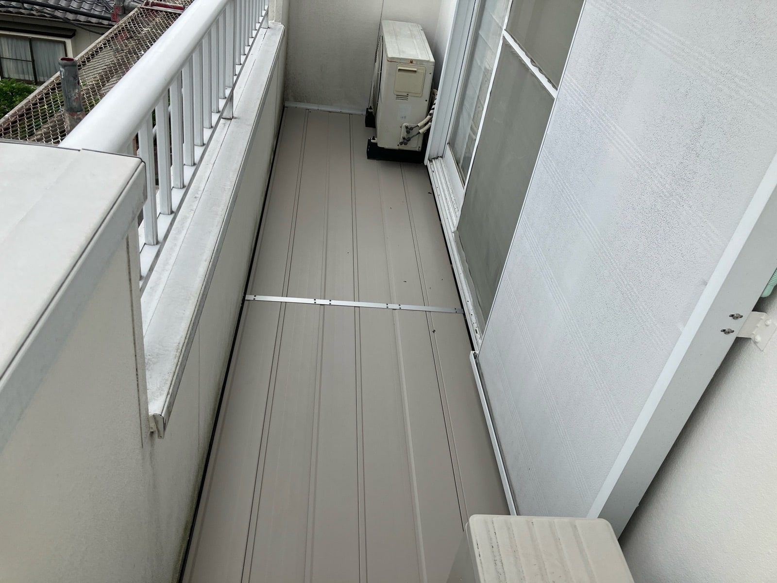 多治見市脇之島町　屋根塗装工事　ベランダ　デッキ材交換
