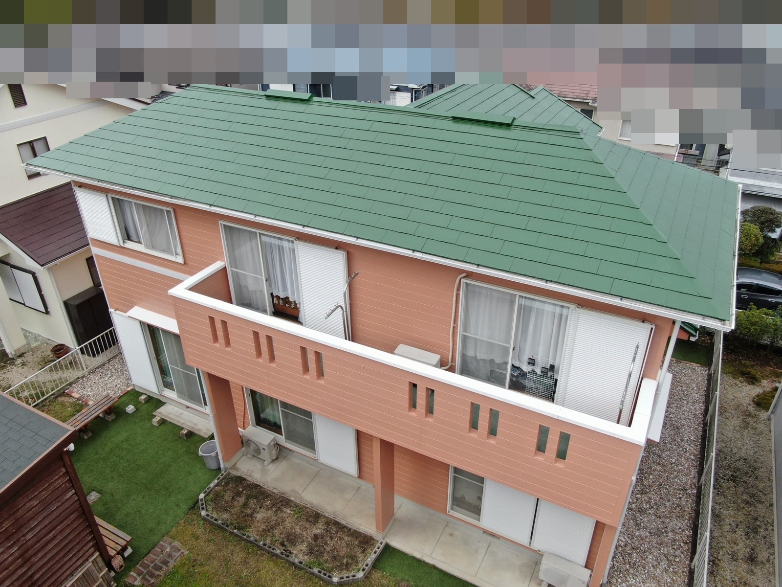 多治見市で屋根を緑色、外壁をベージュ系の色で塗り替えた家