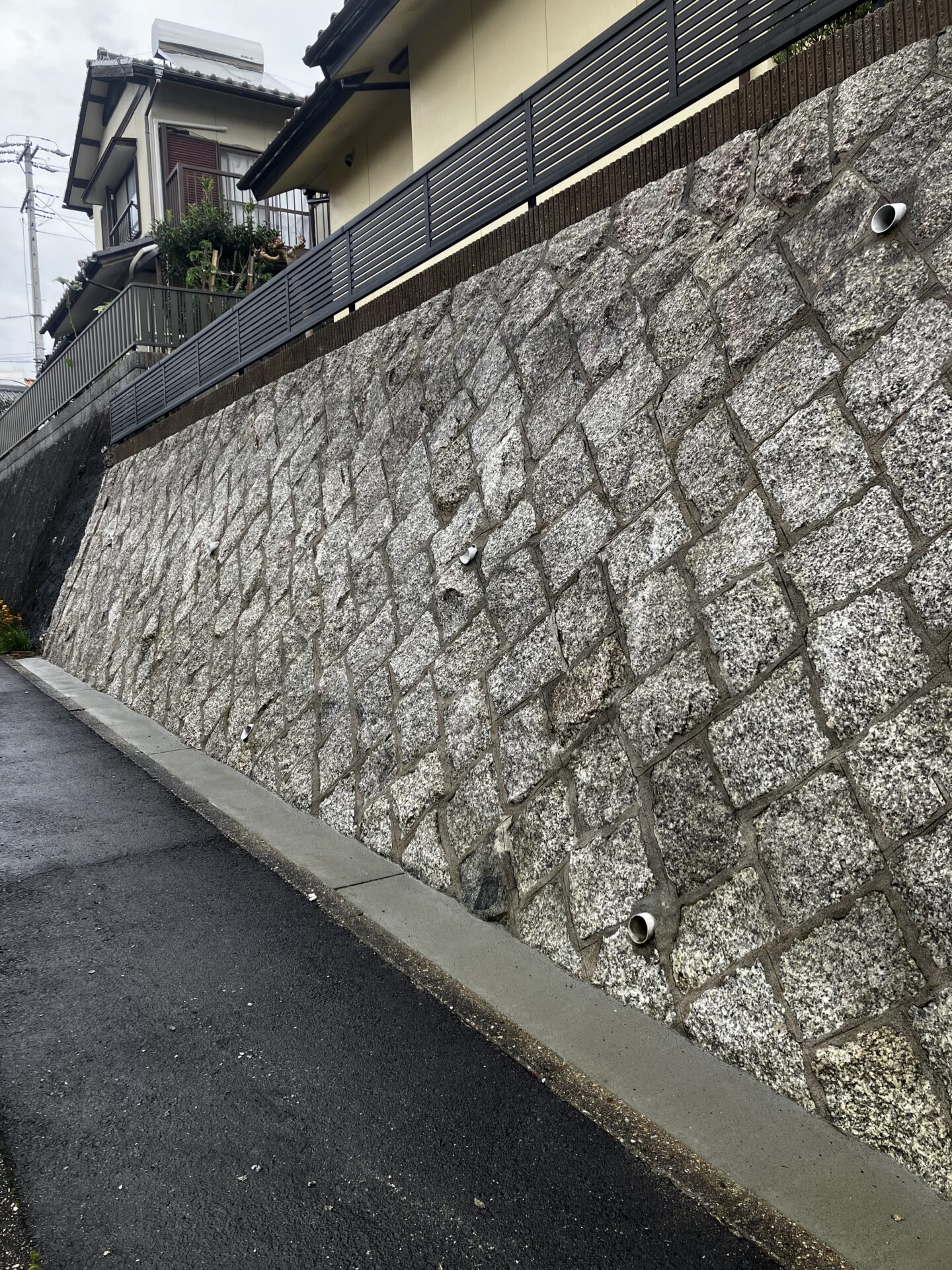 ブロック塀洗浄後