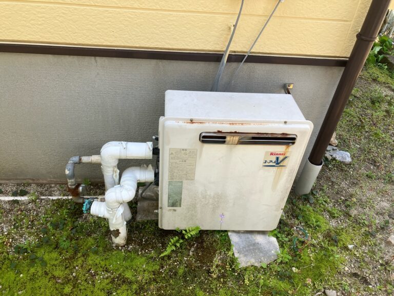 給湯器交換前　据え置きタイプ