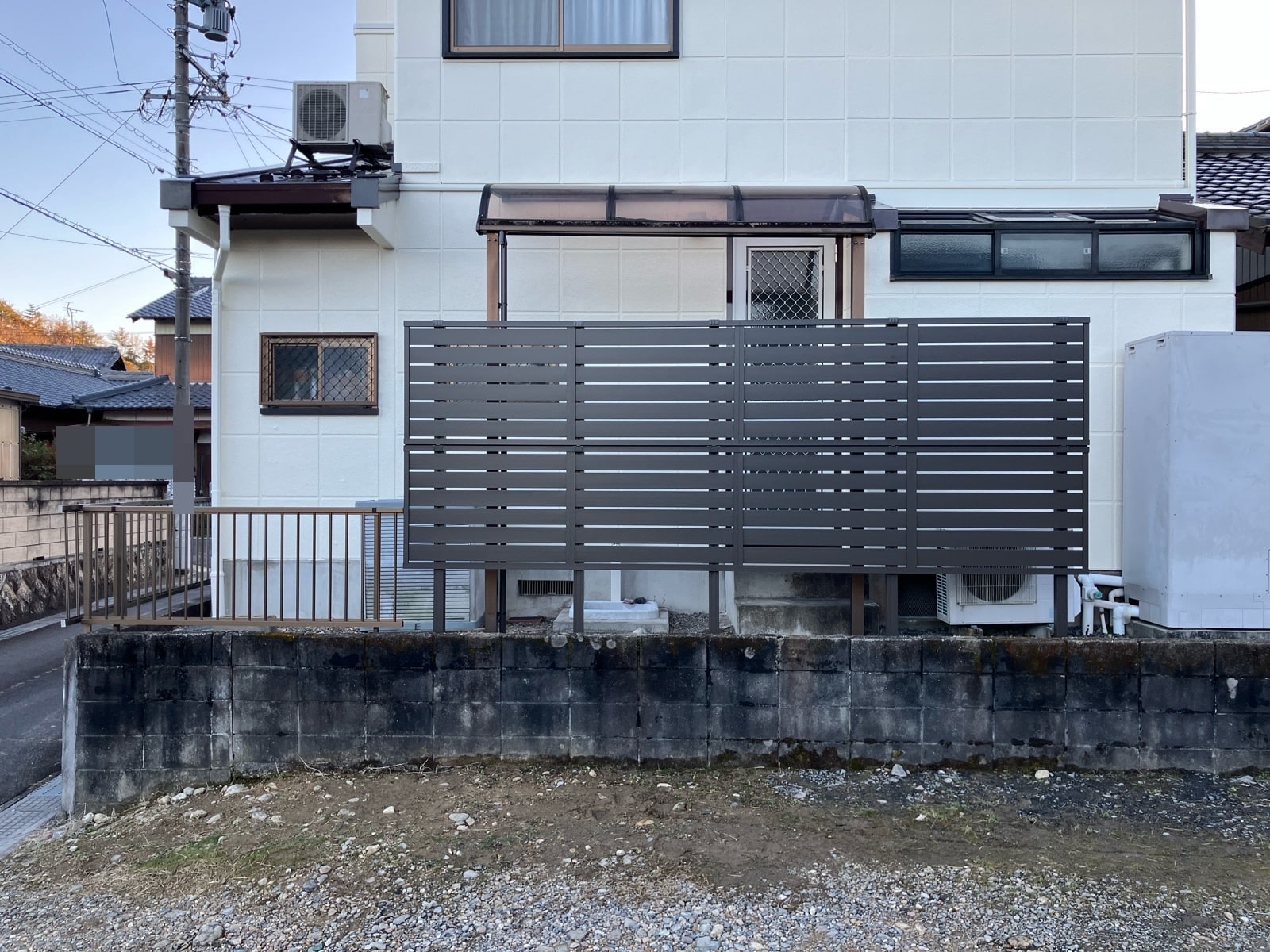 土岐市駄知町　目隠しフェンス取付け