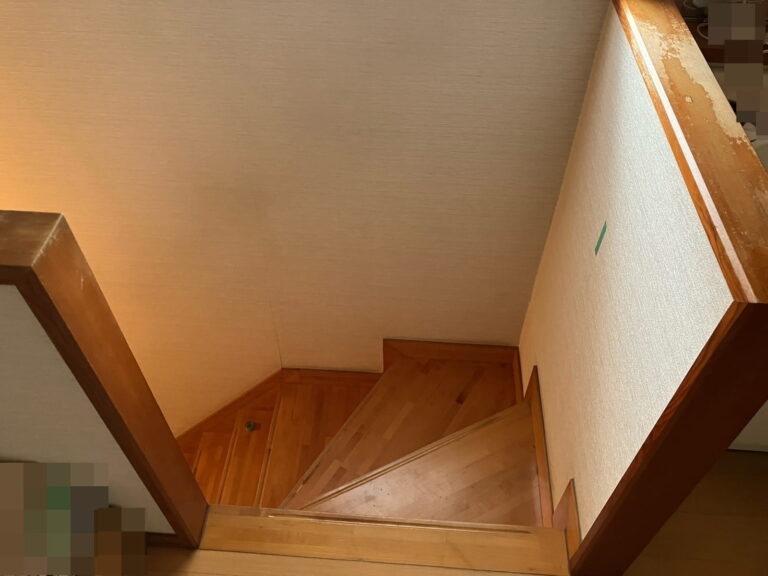 土岐市泉町久尻　階段手すり取付け　前　工事前