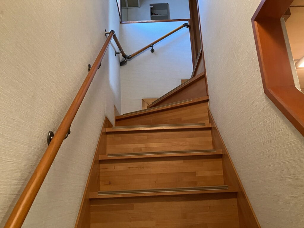 土岐市泉町久尻 階段手すり取付け