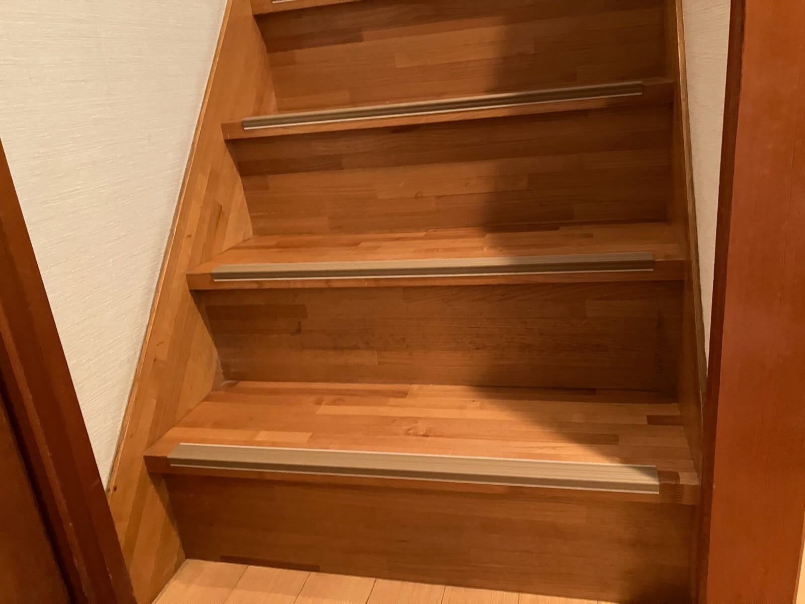 土岐市泉町久尻　階段　滑り止め設置