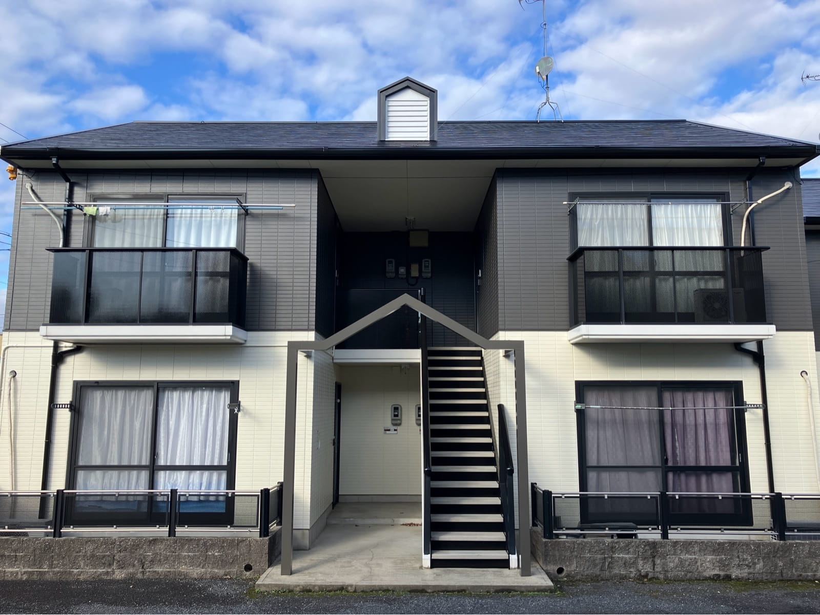 瑞浪市北小田町　アパート　屋根外壁塗装工事　完成