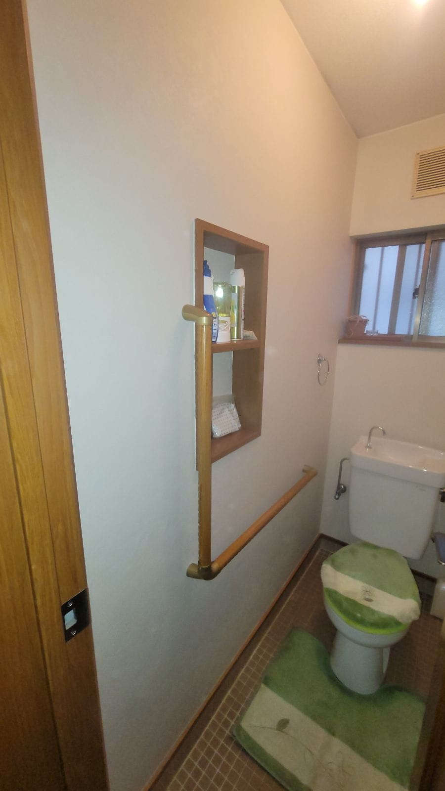 多治見市脇之島町　トイレ壁リフォーム後　アフター