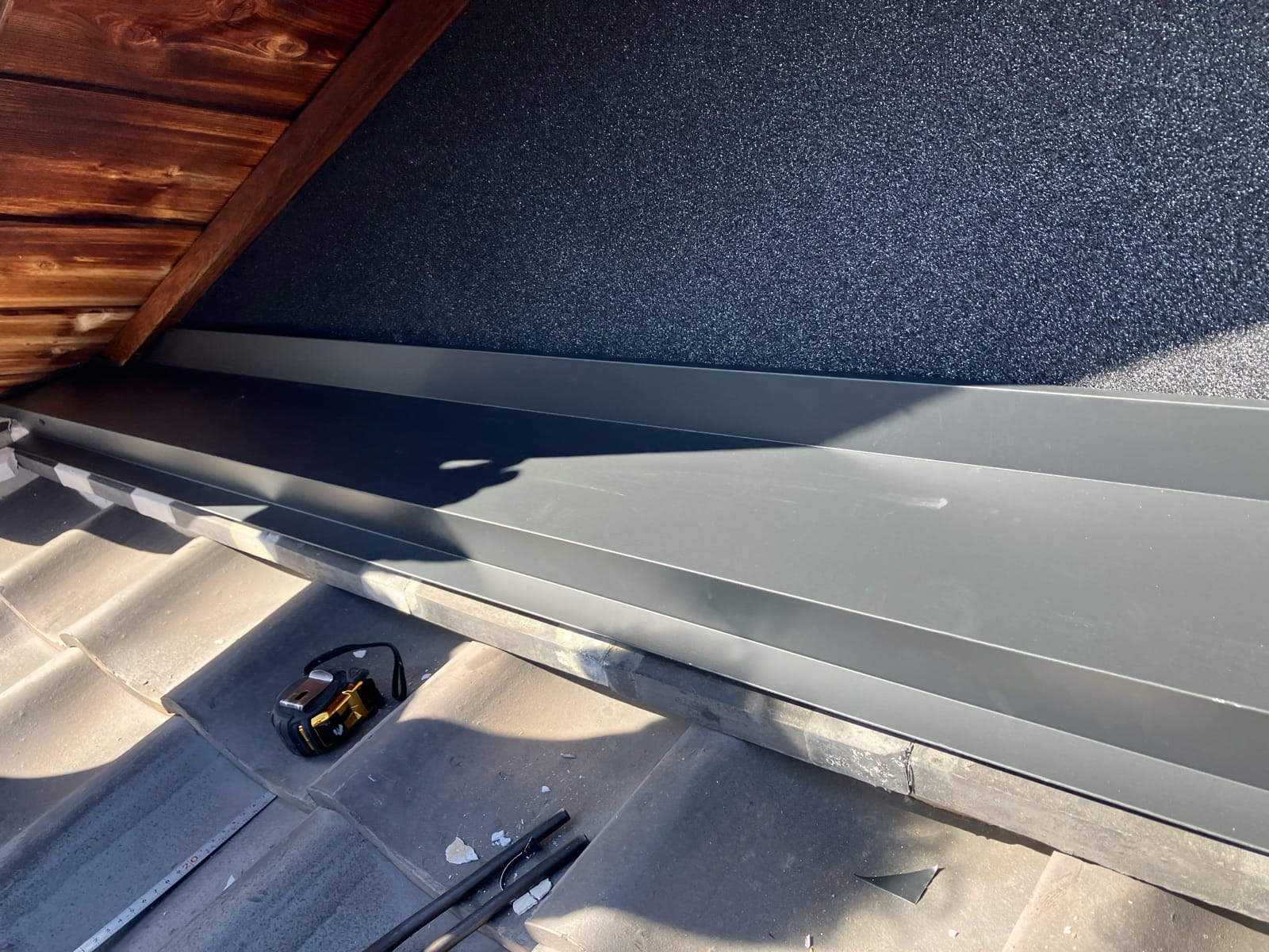 多治見市　瓦屋根　屋根工事　板金張り