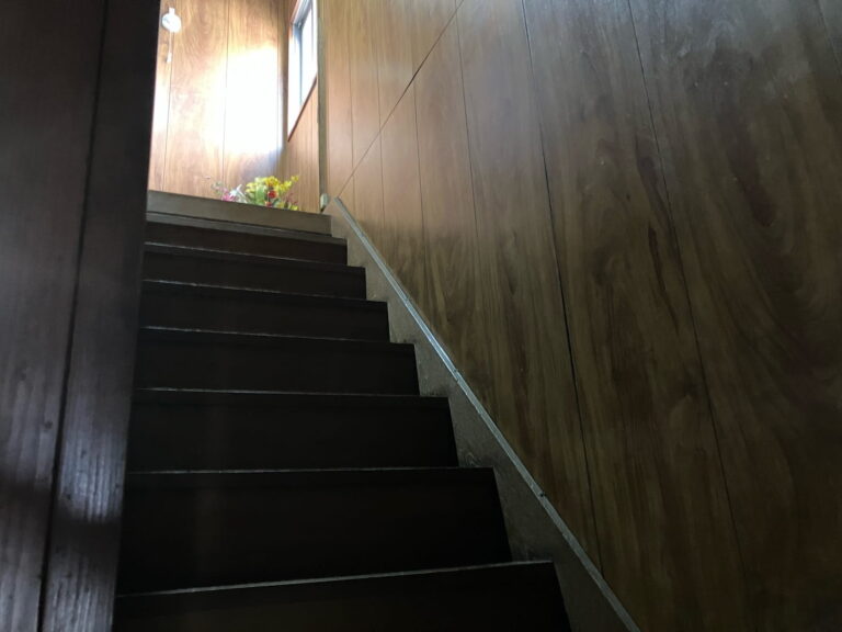 多治見市富士見町　室内階段　手すり取付け　前