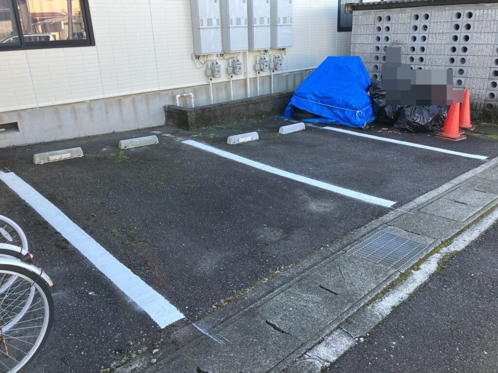 瑞浪市北小田町　アパート　駐車場白線引き　完成